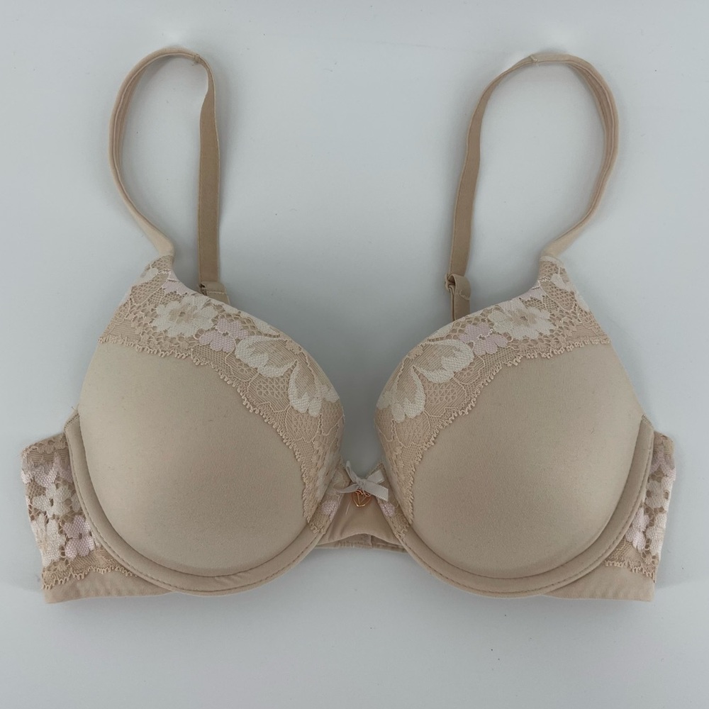 Victoria's Secret Beige Lace Bra